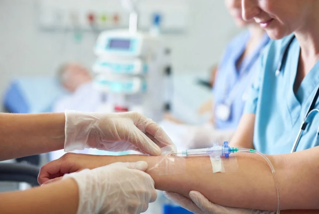 Warum transparentes chirurgisches PE-Klebeband entscheidend für die IV-Kanülenfixierung ist: Steigerung der Patientensicherheit und Effizienz